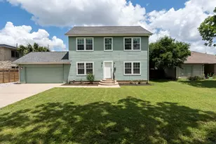 8601 Putnam Dr, Austin, TX 78757 - Photo 2