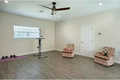 2409 Pecan Street, Bastrop, TX 78602 - Photo 16