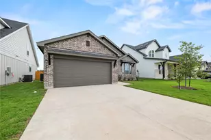 560 Gus Loop, Georgetown, TX 78626 - Photo 2