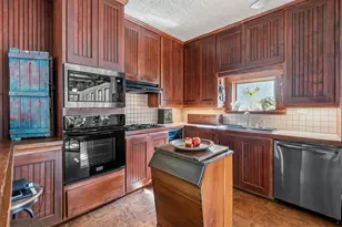 410 Cibilo St, Lockhart, TX 78644 - Photo 22