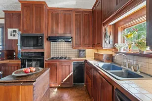 410 Cibilo St, Lockhart, TX 78644 - Photo 8