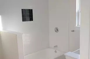 928 E Cameron Ave, Rockdale, TX 76567 - Photo 4