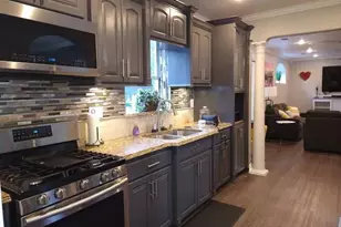 1915 Canterbury St, Austin, TX 78702 - Photo 4