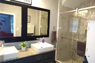 1915 Canterbury St, Austin, TX 78702 - Photo 10