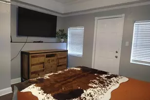 1915 Canterbury St, Austin, TX 78702 - Photo 6
