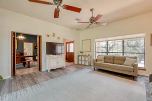 202 Ridgewood Dr, Georgetown, TX 78628 - Photo 8