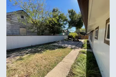 1113 E 3rd Street #B, Austin, TX 78702 - Photo 10
