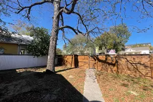 1113 E 3rd St, Austin, TX 78702 - Photo 12