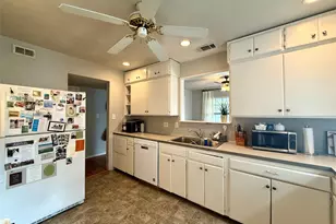 1609 W 11th St, Austin, TX 78703 - Photo 6