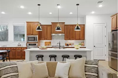 105 Edinburgh Isle Court, Lakeway, TX 78738 - Photo 1