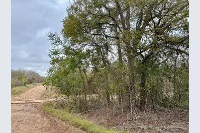 104 E Waiehu Lane, Bastrop, TX 78602 - Photo 2