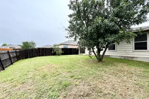 2428 Green Meadows Ln, Buda, TX 78610 - Photo 2