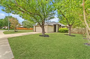 800 Saunders Dr, Round Rock, TX 78664 - Photo 2