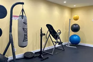 935 La Posada Dr, Austin, TX 78752 - Photo 34