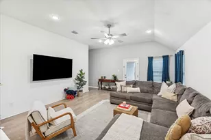 540 Sugar Cane Rd, Buda, TX 78610 - Photo 4