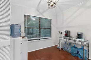 8821 Honeysuckle Trail W, Austin, TX 78759 - Photo 20
