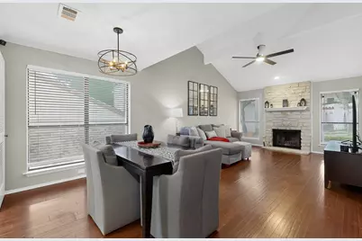 8821 Honeysuckle Trail W, Austin, TX 78759 - Photo 12