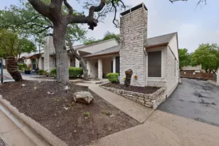 8821 Honeysuckle Trail W, Austin, TX 78759 - Photo 2