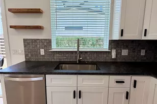 6102 Ponca St, Austin, TX 78741 - Photo 10