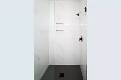 107 Keahi Court, Bastrop, TX 78602 - Photo 24