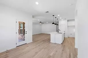 7005 Cliff Rose Dr, Spicewood, TX 78669 - Photo 8