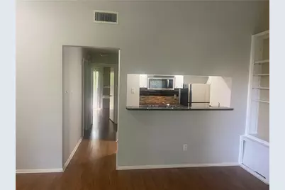 612 Park Place Place #303, Austin, TX 78705 - Photo 6