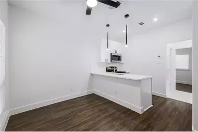 908 Poplar Street #105, Austin, TX 78705 - Photo 4
