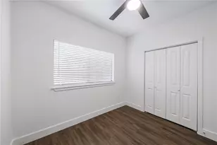908 Poplar St, Austin, TX 78705 - Photo 16