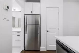 908 Poplar St, Austin, TX 78705 - Photo 10