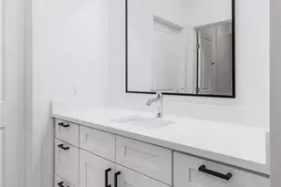 908 Poplar St, Austin, TX 78705 - Photo 12