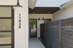 1103 Saucedo St, Austin, TX 78721 - Photo 2