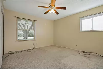 813 S Guadalupe Street, Lockhart, TX 78644 - Photo 22