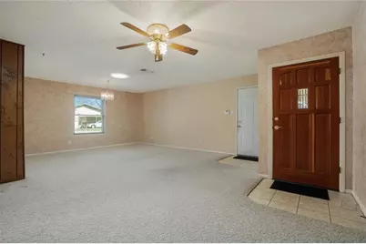 813 S Guadalupe Street, Lockhart, TX 78644 - Photo 4