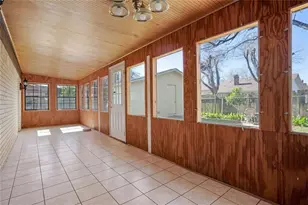 813 S Guadalupe St, Lockhart, TX 78644 - Photo 24