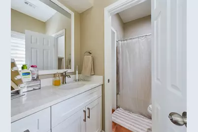 711 W 21st Street #304, Austin, TX 78705 - Photo 8