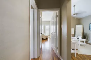 711 W 21st St, Austin, TX 78705 - Photo 6