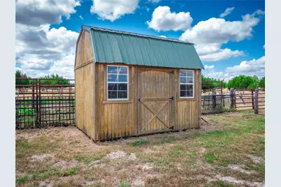 1301 County Rd 228, Florence, TX 76527 - Photo 34