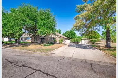 1710 Oaklawn Drive, Taylor, TX 76574 - Photo 2