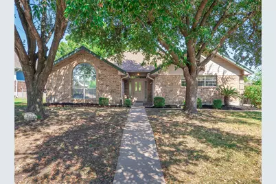 1710 Oaklawn Drive, Taylor, TX 76574 - Photo 1