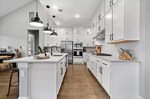 209 Northcrest Dr, Liberty Hill, TX 78642 - Photo 10