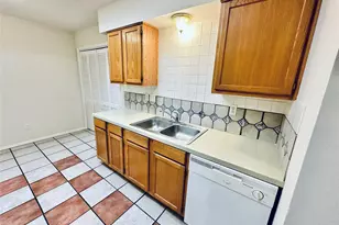 5207 Thunderbird St, Lago Vista, TX 78645 - Photo 12