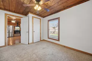 533 Giddings St, Lexington, TX 78947 - Photo 4