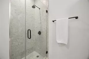 800 Embassy Dr, Austin, TX 78702 - Photo 18
