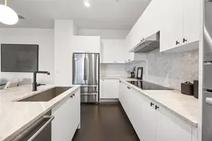 800 Embassy Dr, Austin, TX 78702 - Photo 10