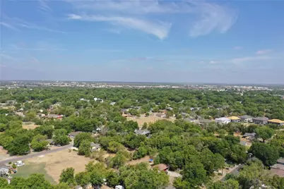 910 E 20th Street, Georgetown, TX 78626 - Photo 6