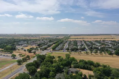 910 E 20th Street, Georgetown, TX 78626 - Photo 4