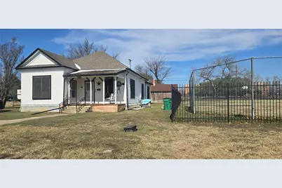 420 W 6th Street, Taylor, TX 76574 - Photo 2