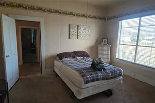 420 W 6th St, Taylor, TX 76574 - Photo 10