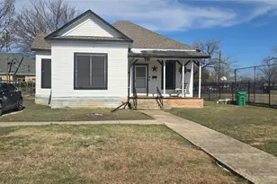 420 W 6th St, Taylor, TX 76574 - Photo 1