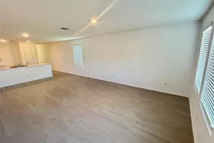 360 Brannigan Dr, Jarrell, TX 76537 - Photo 6